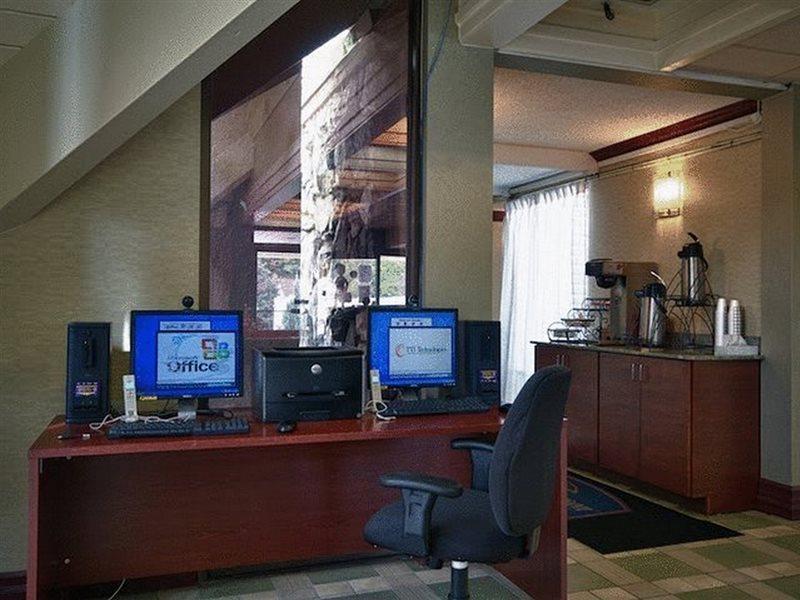 Howard Johnson By Wyndham Clifton Nj Bagian luar foto