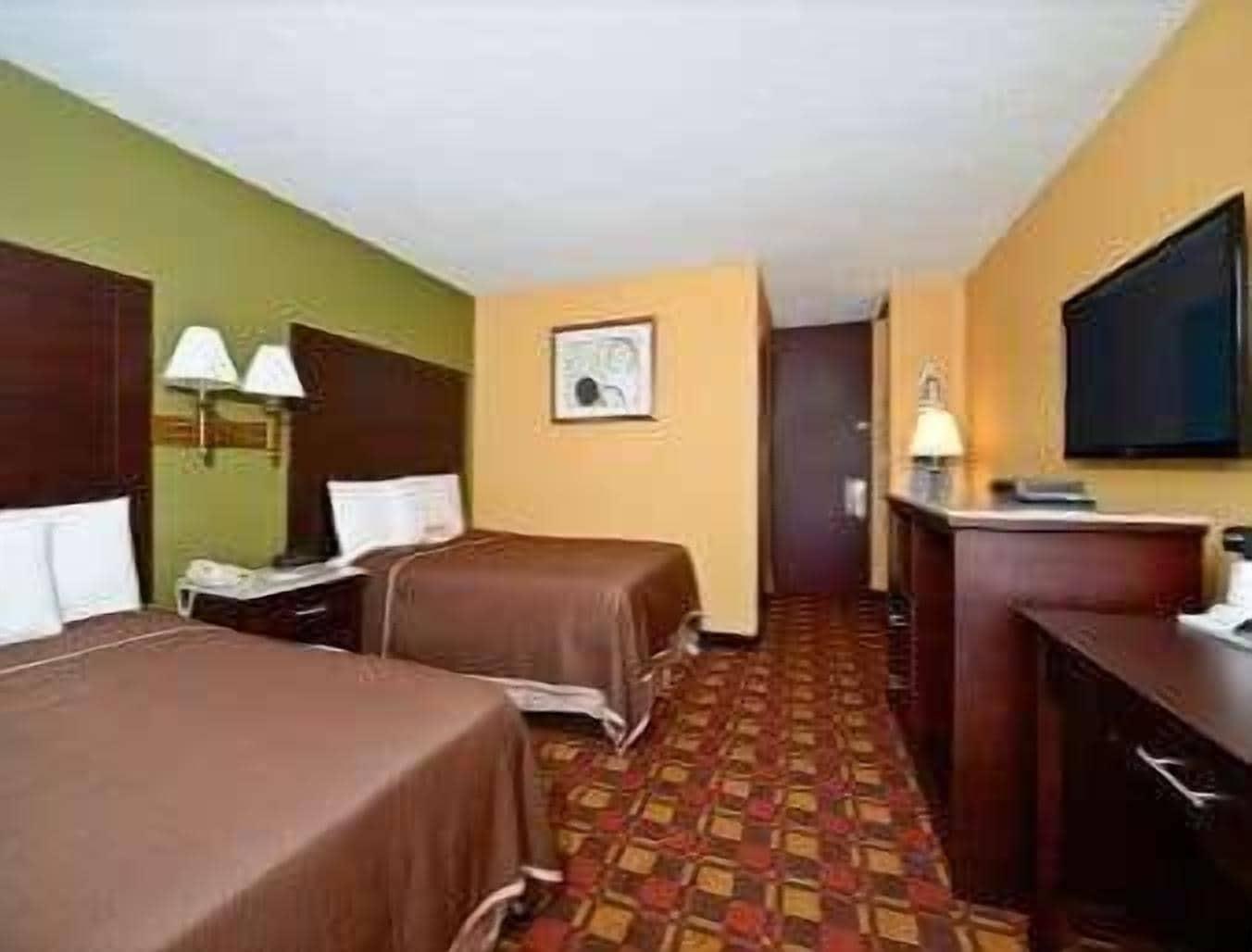 Howard Johnson By Wyndham Clifton Nj Bagian luar foto