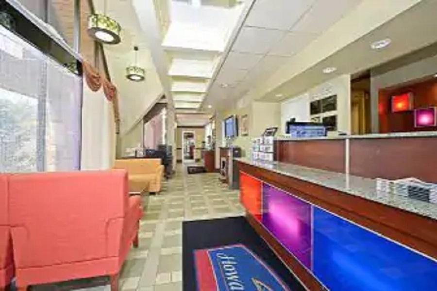 Howard Johnson By Wyndham Clifton Nj Bagian luar foto