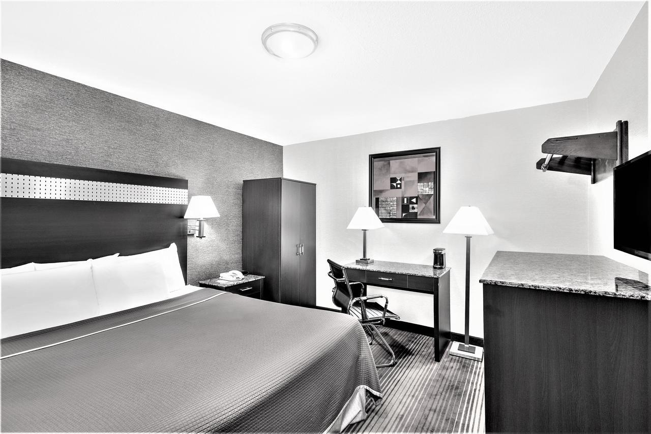 Howard Johnson By Wyndham Clifton Nj Bagian luar foto